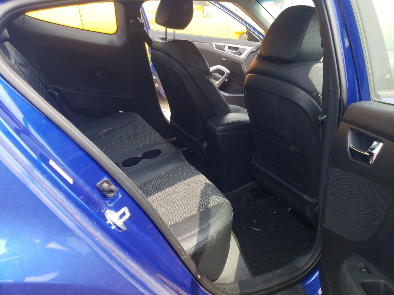 Photo 6 from auction – 2015 HYUNDAI VELOSTER with VIN KMHTC6AD0FU221183