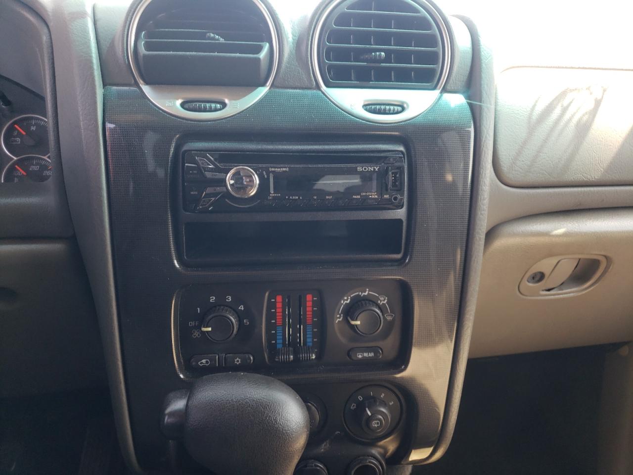 Photo 9 from auction – 2004 GMC ENVOY with VIN 1GKDS13S442218360