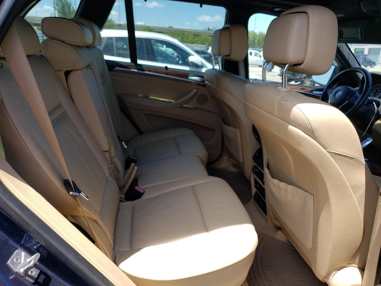 Photo 6 from auction – 2011 BMW X5 XDRIVE3 with VIN 5UXZV4C52BL415151