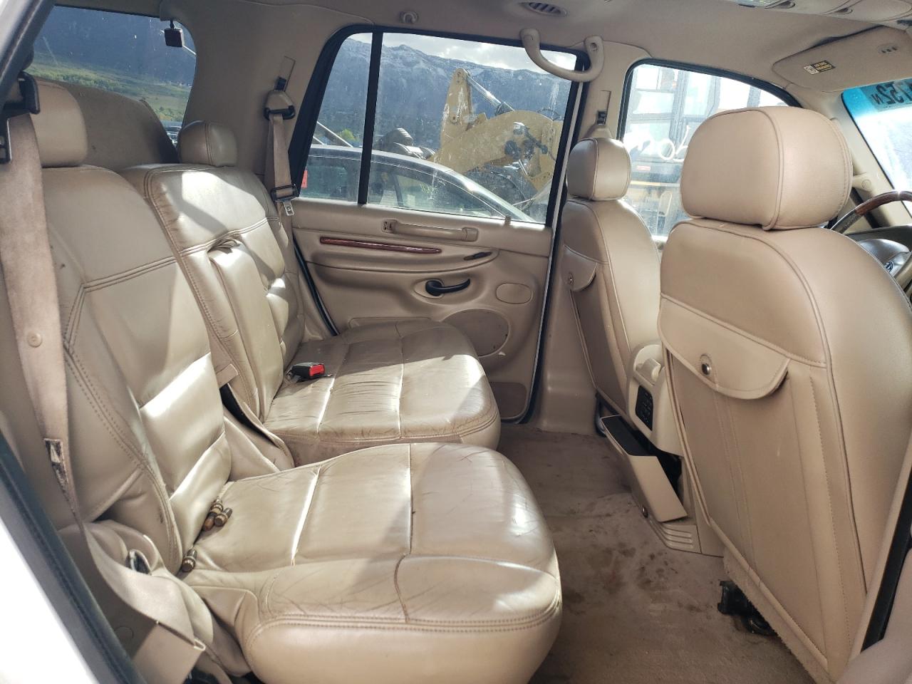 Photo 6 from auction – 2000 LINCOLN NAVIGATOR with VIN 5LMPU28A1YLJ00171