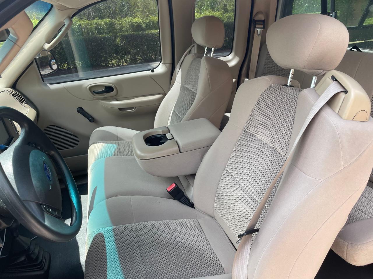 Photo 5 from auction – 2003 FORD F150 with VIN 2FTRX18W23CA97989