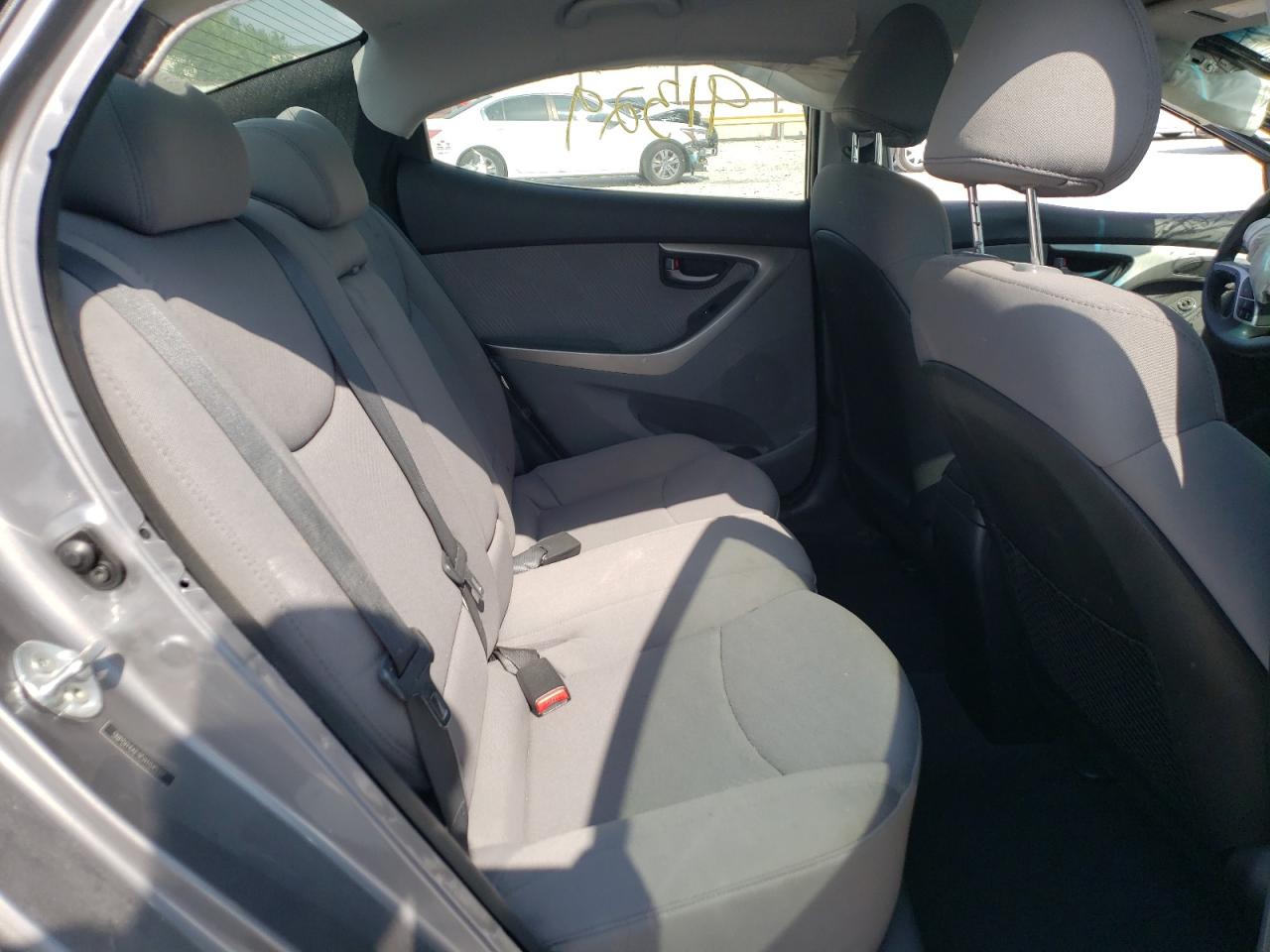 Photo 6 from auction – 2012 HYUNDAI ELANTRA GL with VIN 5NPDH4AE9CH104537