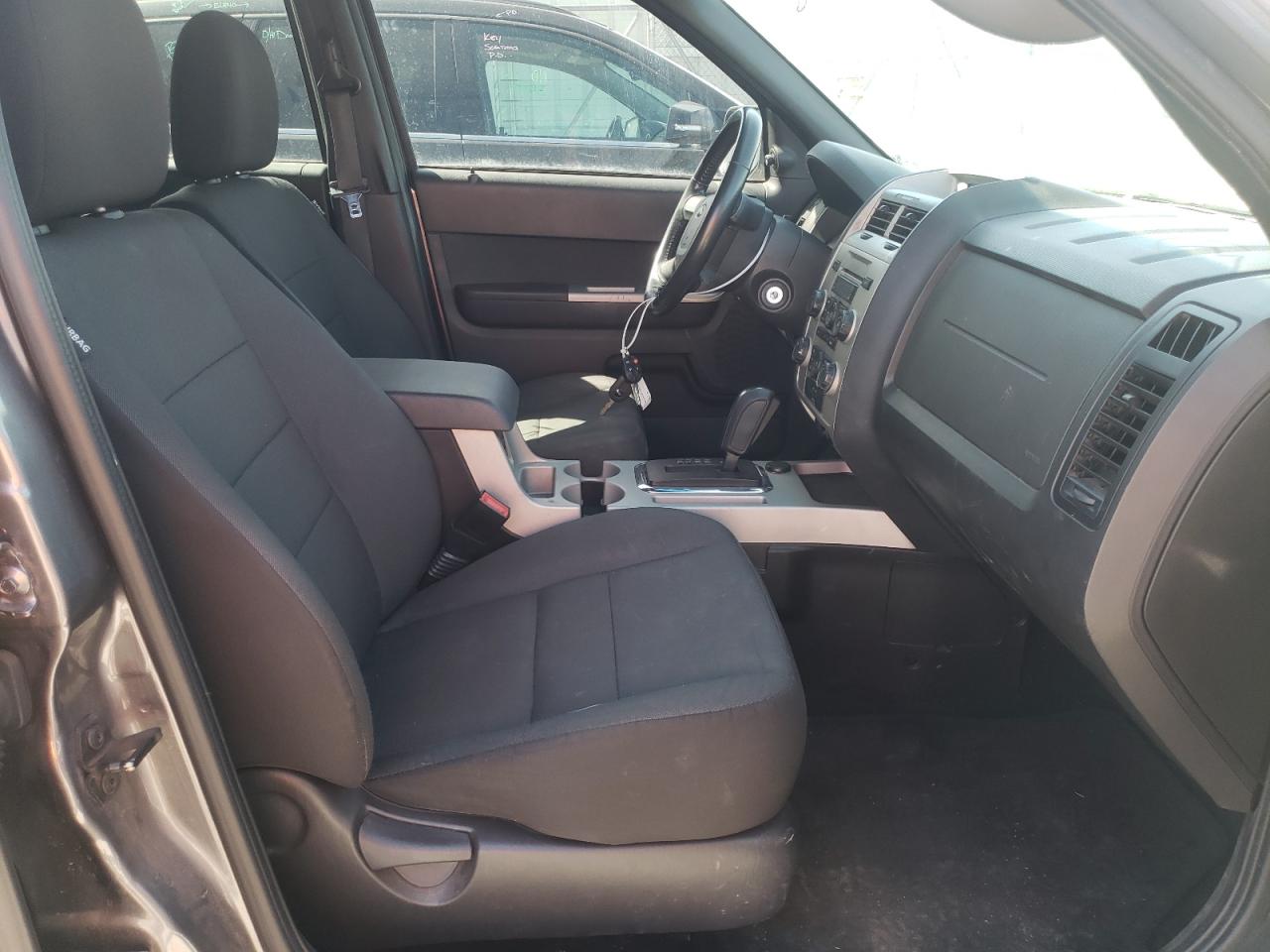 Photo 5 from auction – 2010 FORD ESCAPE XLT with VIN 1FMCU9D78AKC42341