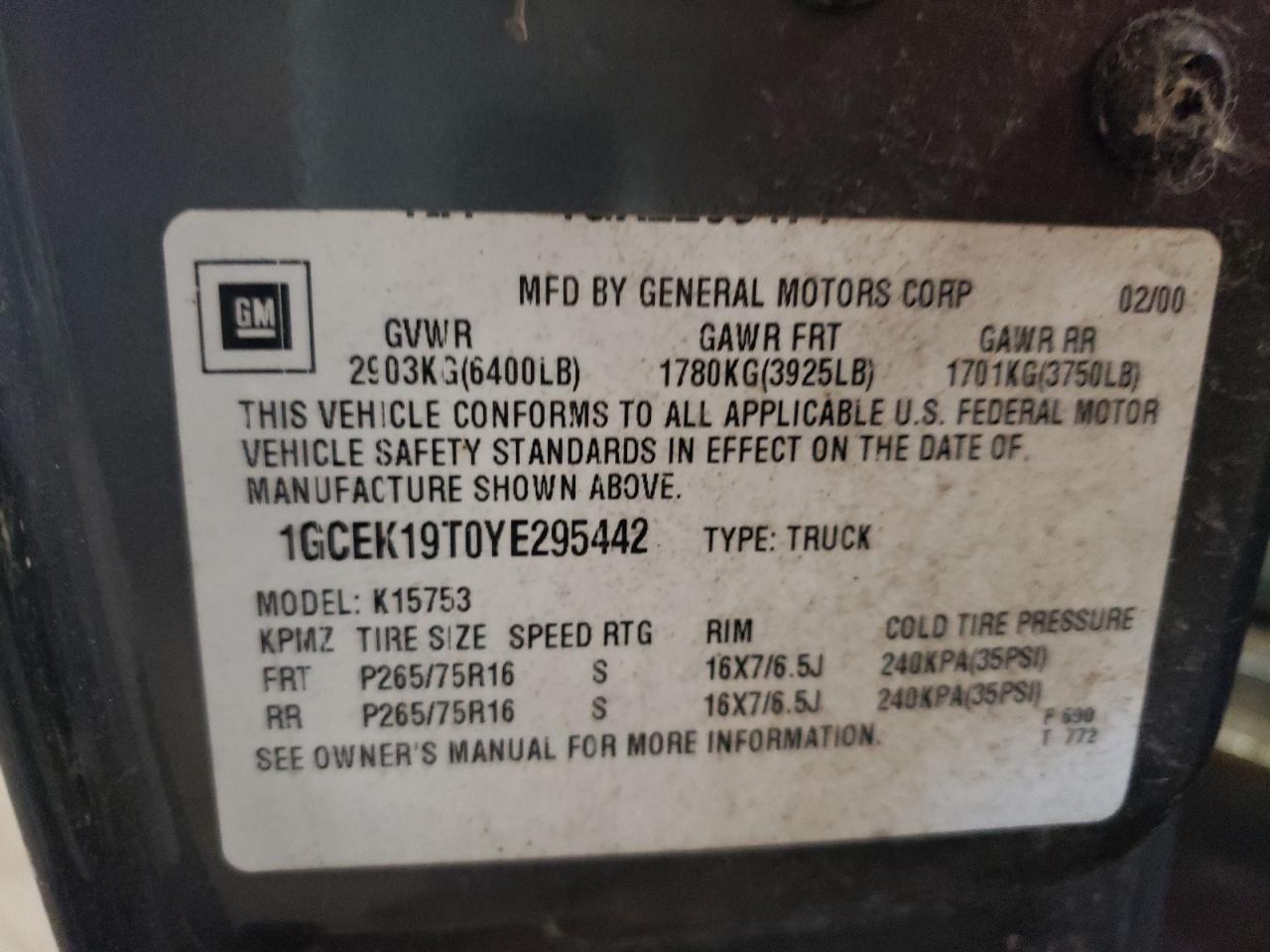 Photo 10 from auction – 2000 CHEVROLET SILVERADO with VIN 1GCEK19T0YE295442