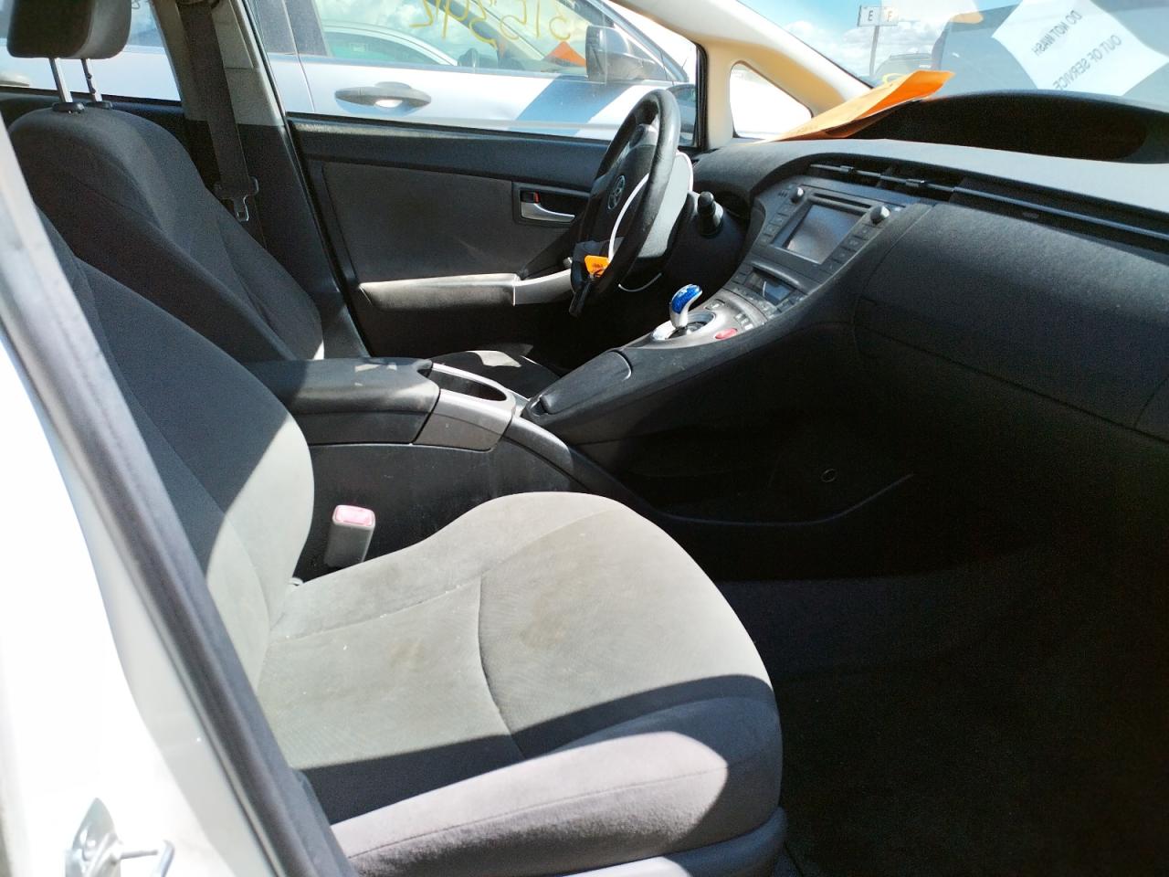 Photo 5 from auction – 2013 TOYOTA PRIUS with VIN JTDKN3DU5D5641114