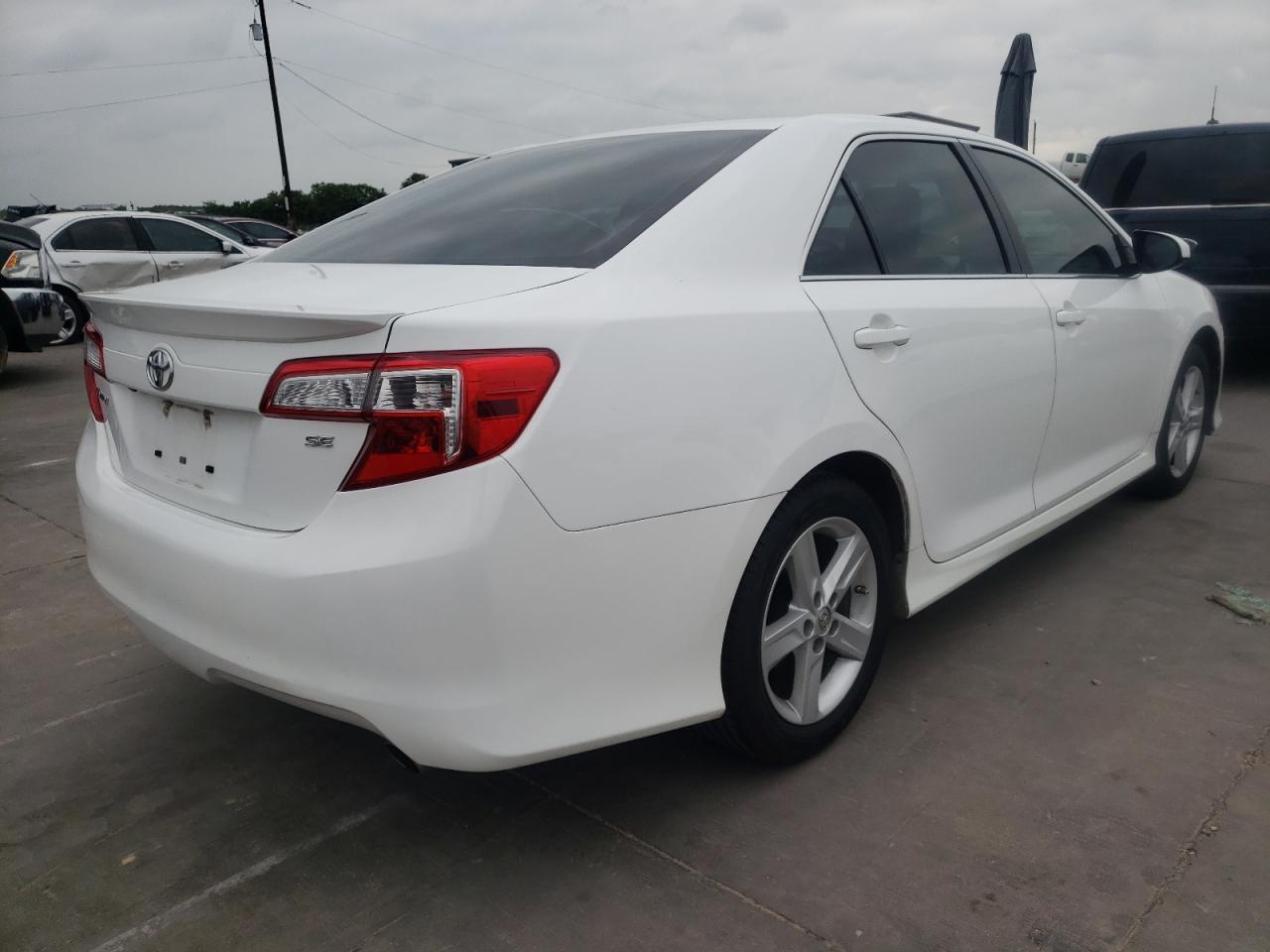 Photo 4 from auction – 2014 TOYOTA CAMRY L with VIN 4T1BF1FK5EU822097