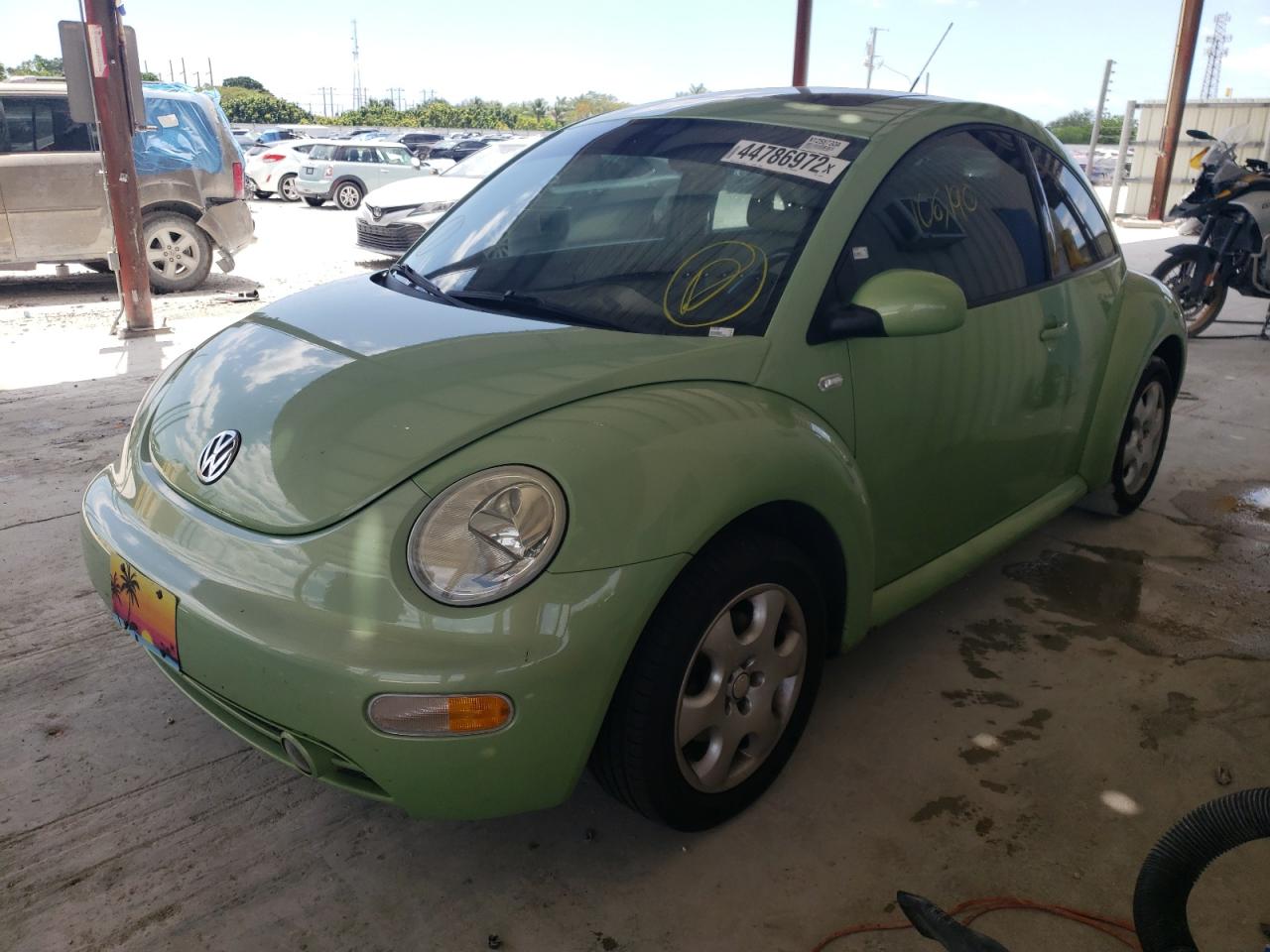 Photo 2 from auction – 2002 VOLKSWAGEN NEW BEETLE with VIN 3VWCB21C22M418259