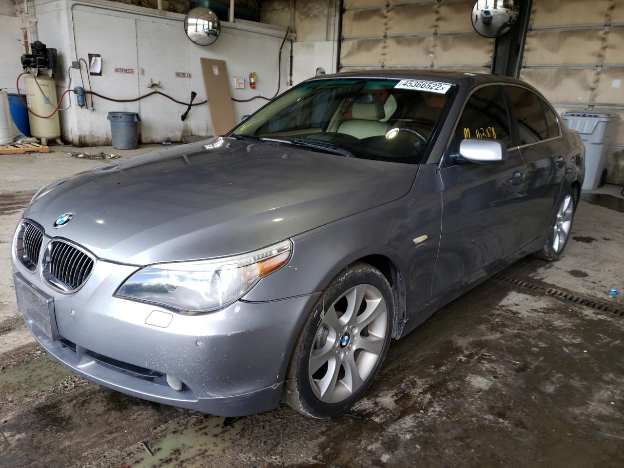 Photo 2 from auction – 2006 BMW 550 I with VIN WBANB53506CP02621