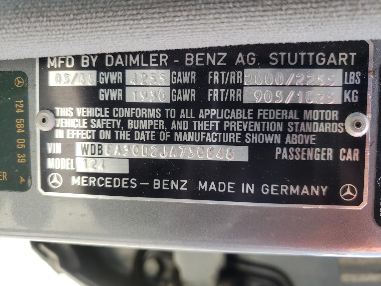Photo 10 from auction – 1988 MERCEDES-BENZ 300 E with VIN WDBEA30D2JA730848