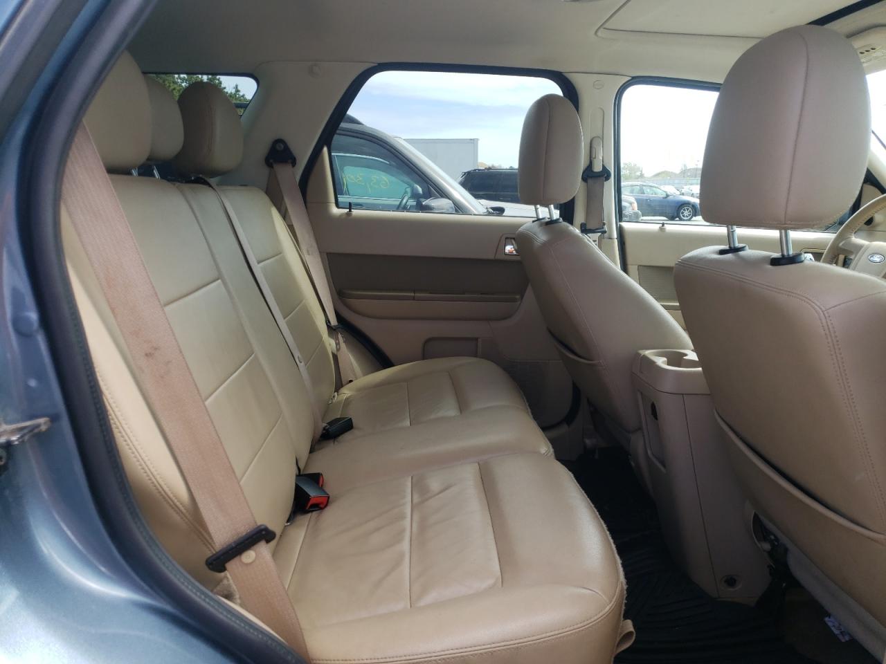 صورة رقم 6 من المزاد - 2011 FORD ESCAPE LIM مع VIN 1FMCU9EG2BKB94416