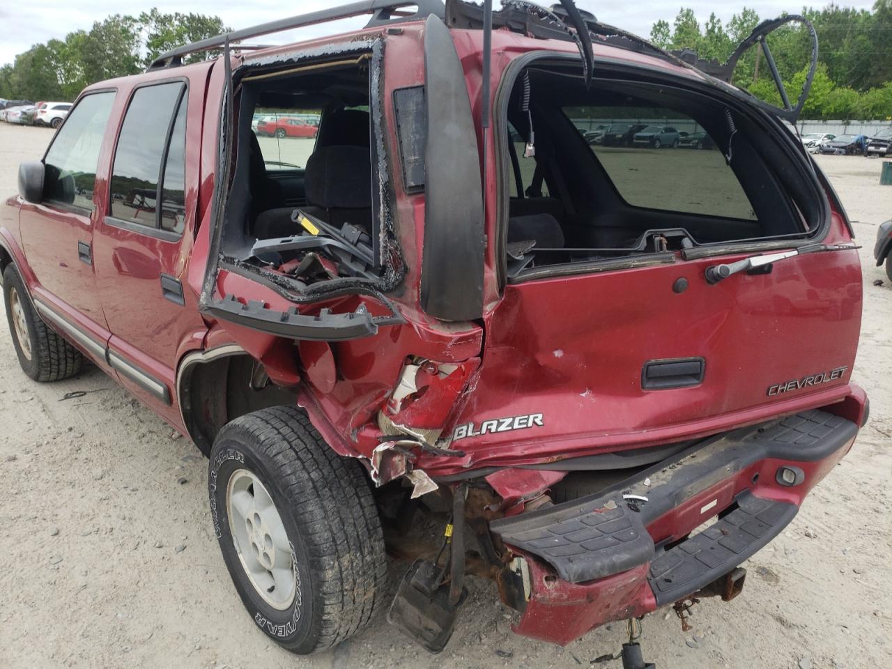 Photo 9 from auction – 1999 CHEVROLET BLAZER with VIN 1GNDT13W9X2188103