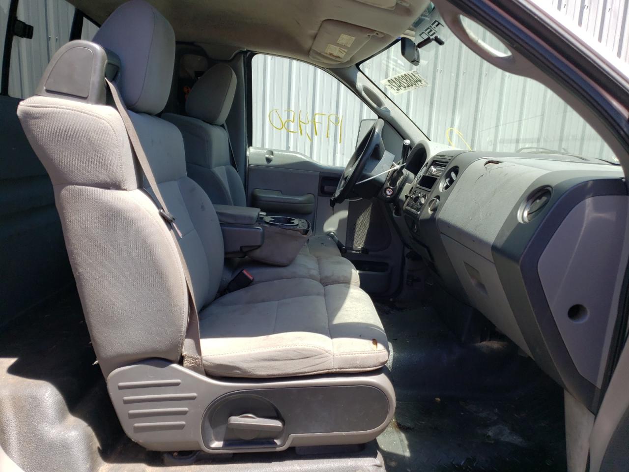 Photo 5 from auction – 2004 FORD F150 with VIN 1FTRF12W84NA98135