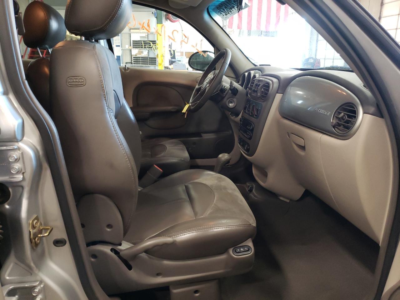 Photo 5 from auction – 2001 CHRYSLER PT CRUISER with VIN 3C8FY4BB11T693639