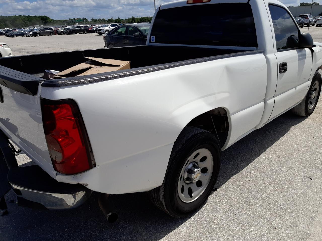 Photo 10 from auction – 2006 CHEVROLET SILVERADO with VIN 3GCEC14X26G213904