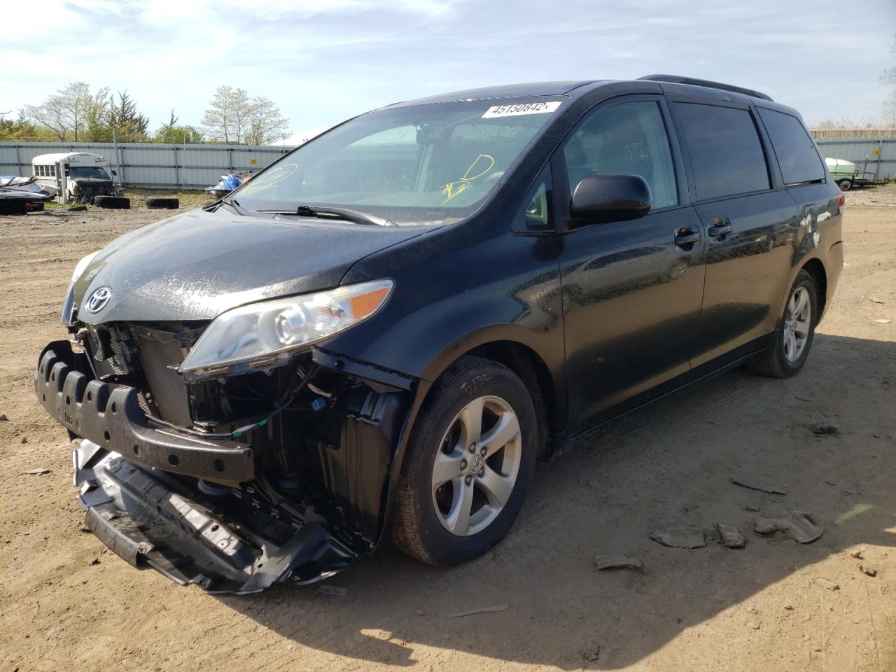 Photo 2 from auction – 2012 TOYOTA SIENNA LE with VIN 5TDKK3DC5CS236718