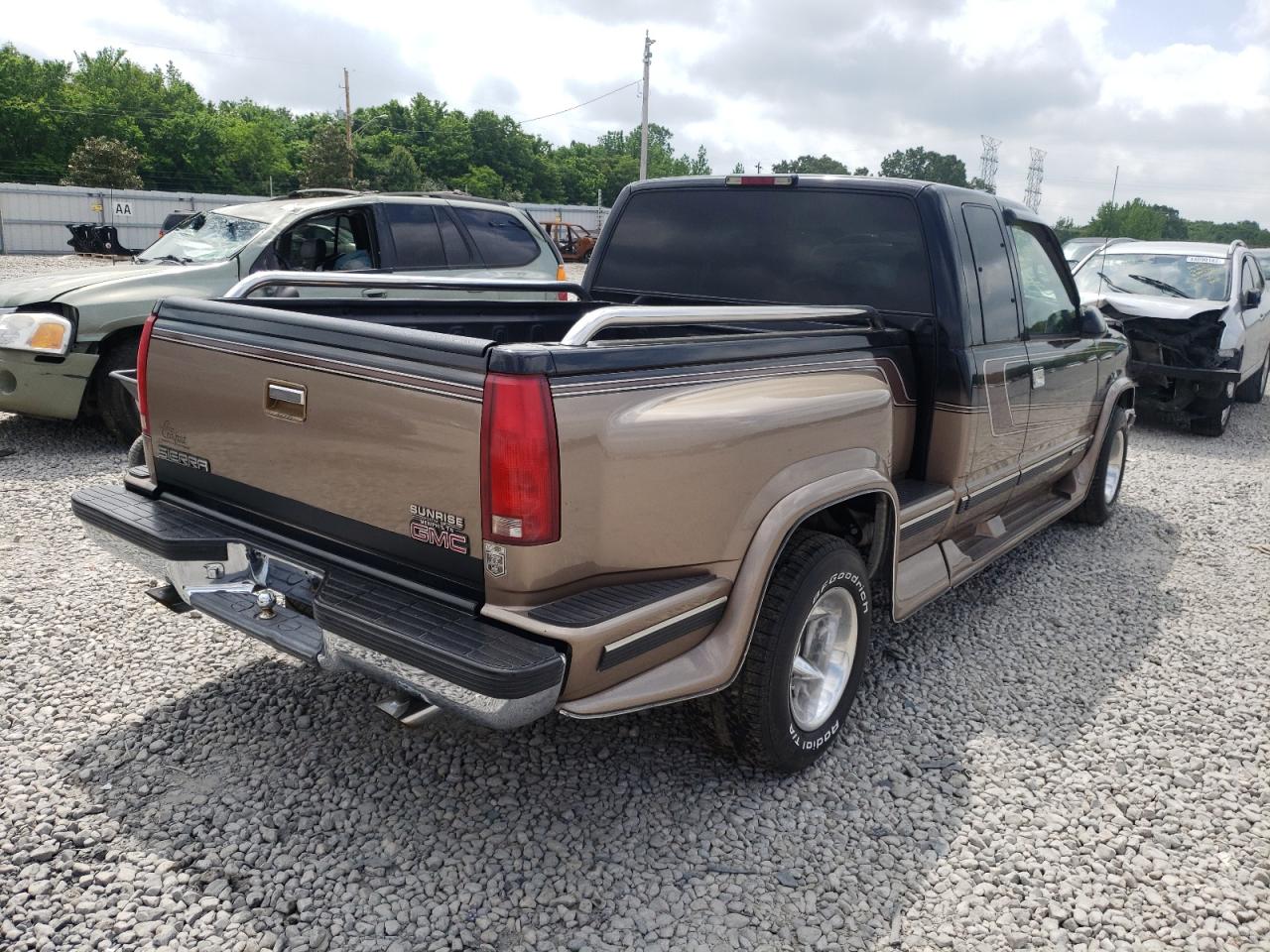 Photo 4 from auction – 1998 GMC SIERRA C15 with VIN 2GDEC19R5W1515024