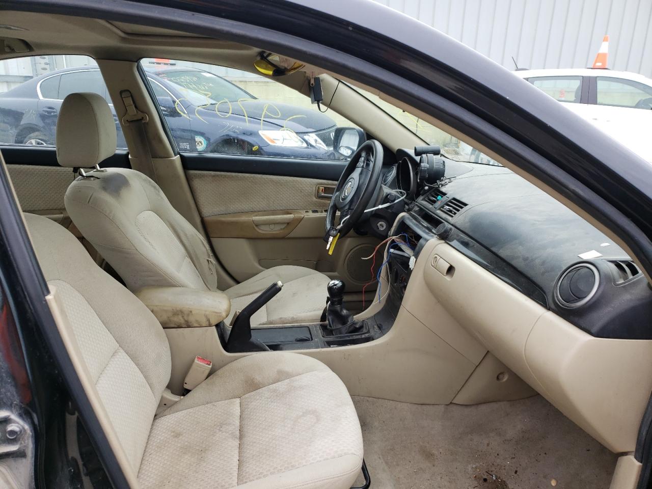 Photo 5 from auction – 2006 MAZDA 3 I with VIN JM1BK12F961437962