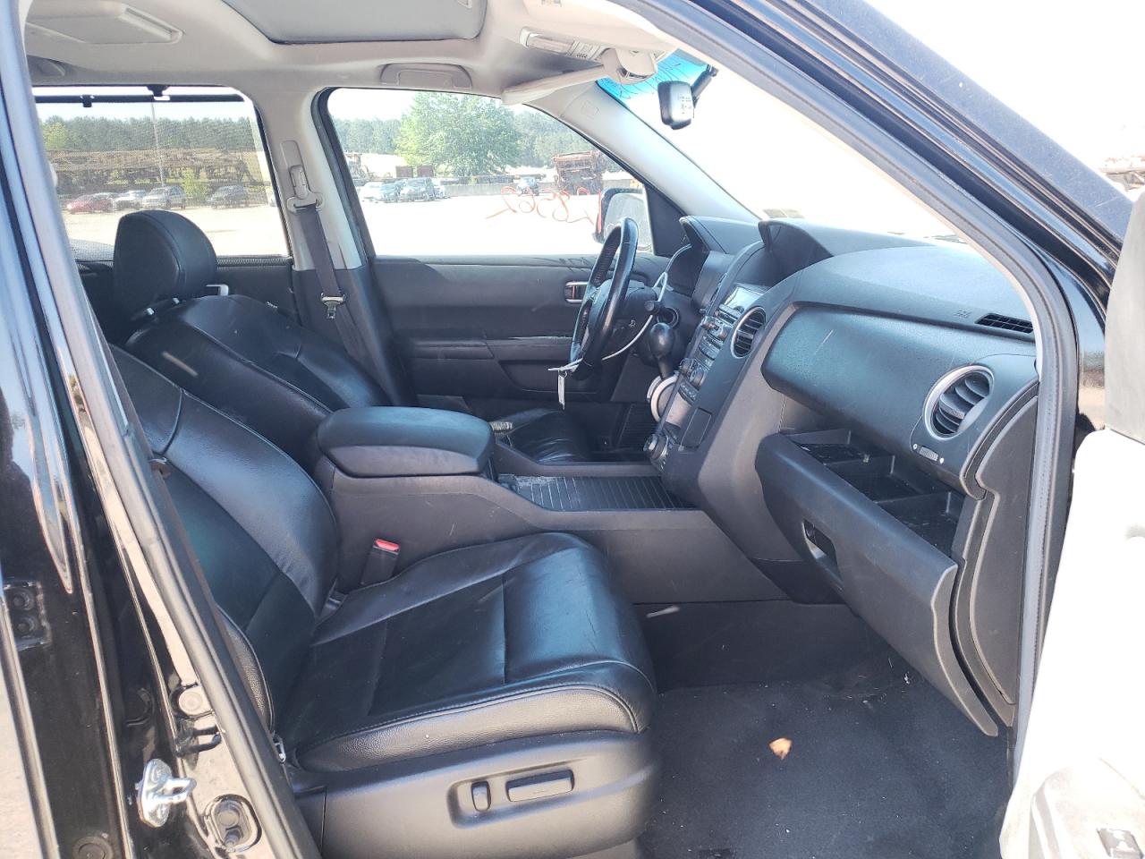 Photo 5 from auction – 2012 HONDA PILOT TOUR with VIN 5FNYF4H9XCB082515
