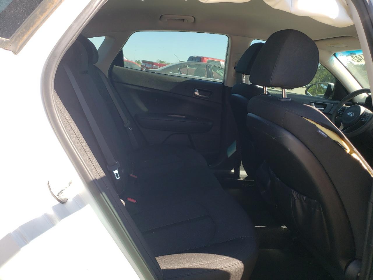 Photo 6 from auction – 2016 KIA OPTIMA LX with VIN 5XXGT4L33GG119060