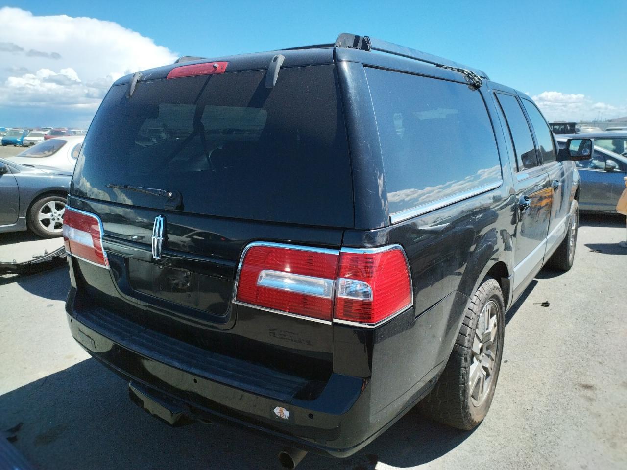 Photo 4 from auction – 2008 LINCOLN NAVIGATOR with VIN 5LMFL28598LJ08522
