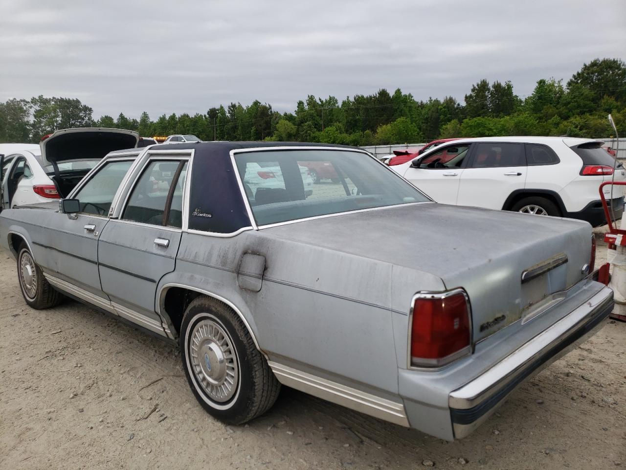 Photo 3 from auction – 1991 FORD CROWN VICT with VIN 2FACP74F9MX186229