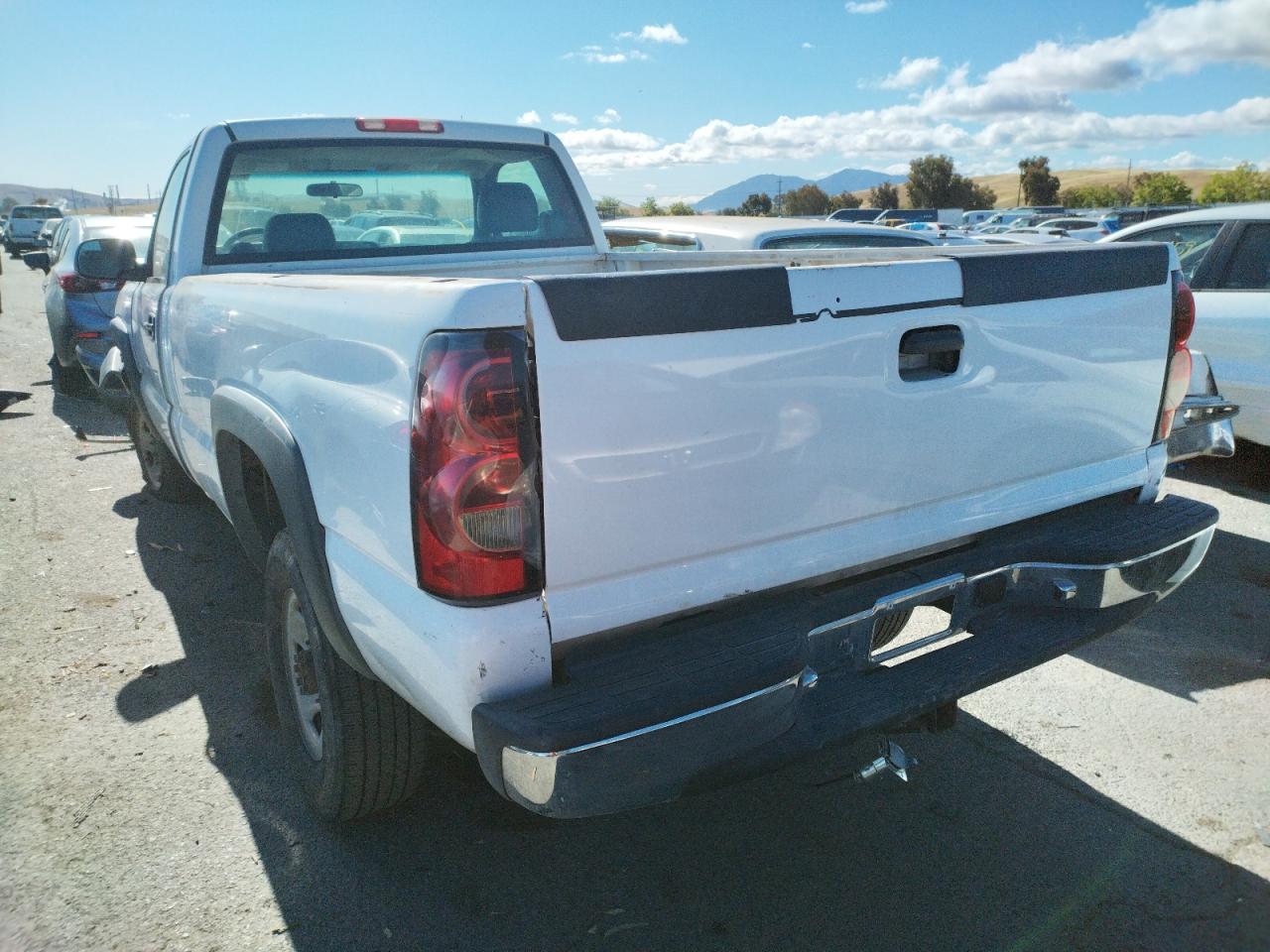 Photo 3 from auction – 2006 CHEVROLET SILVERADO with VIN 1GCHC24U46E229571