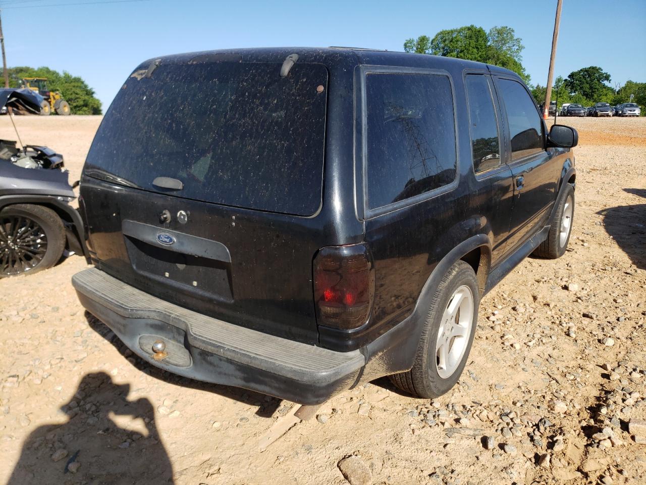 Photo 4 from auction – 1998 FORD EXPLORER with VIN 1FMYU22E4WUD17093