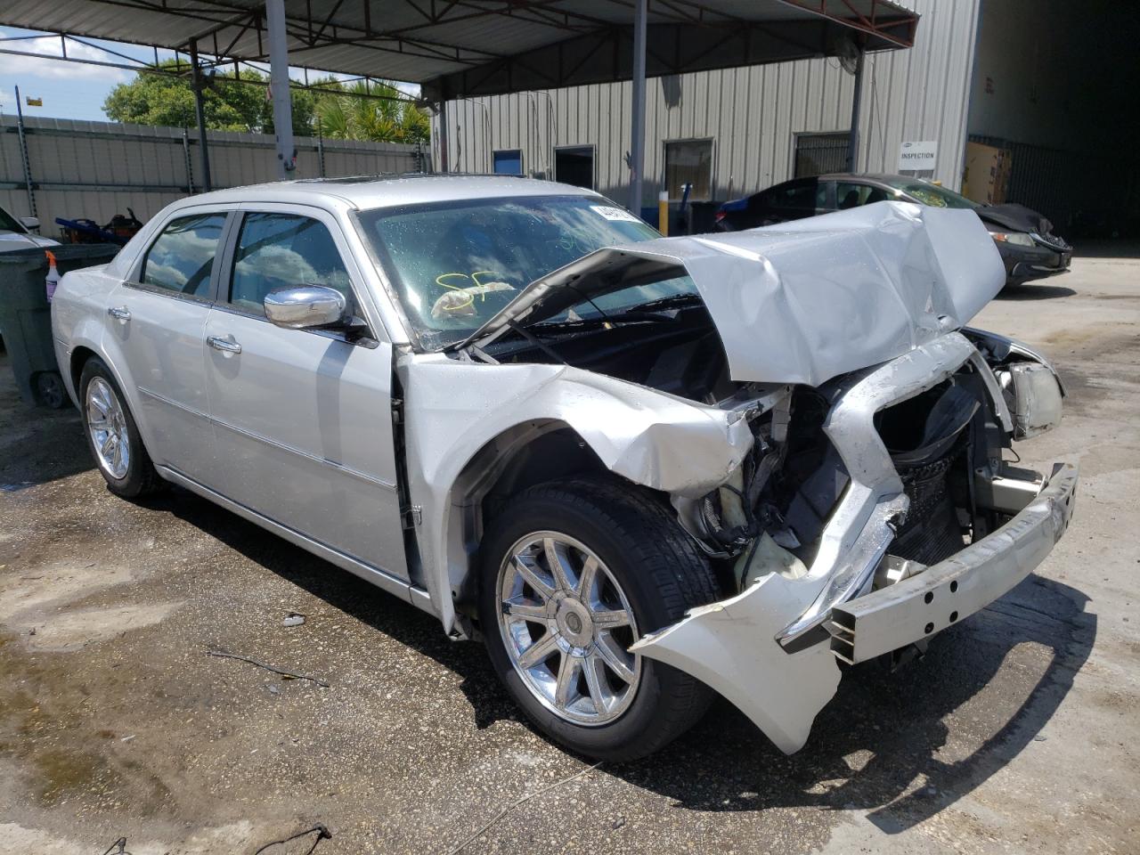 CHRYSLER 300C 2007 z numerem VIN 2C3KA63H47H767354 - Zdjęcie z aukcji