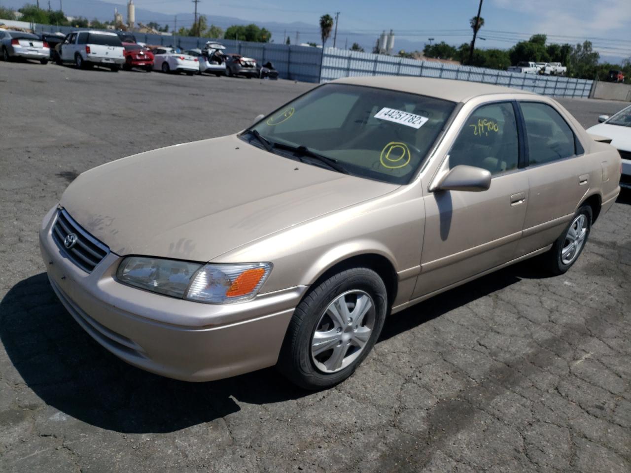 Photo 2 from auction – 2001 TOYOTA CAMRY CE with VIN JT2BG22K110536402