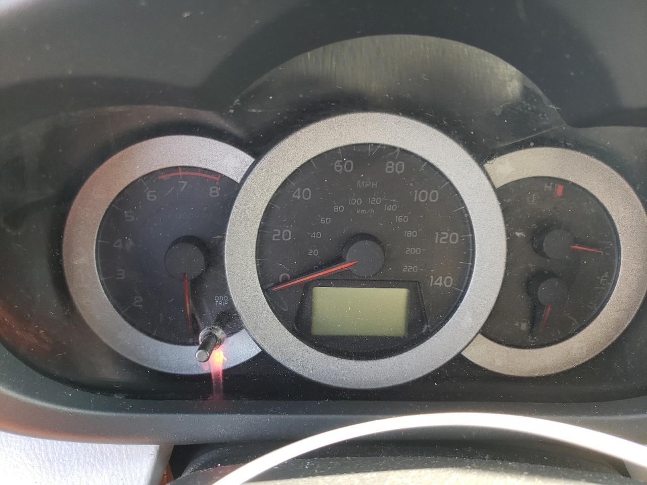 Photo 8 from auction – 2010 TOYOTA RAV4 with VIN JTMZF4DV7AD024289