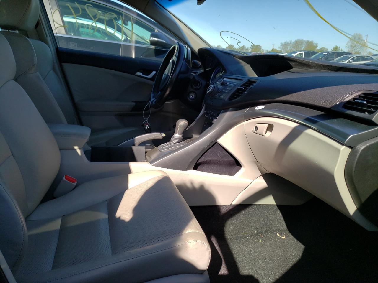 Photo 5 from auction – 2012 ACURA TSX TECH with VIN JH4CU2F63CC001038