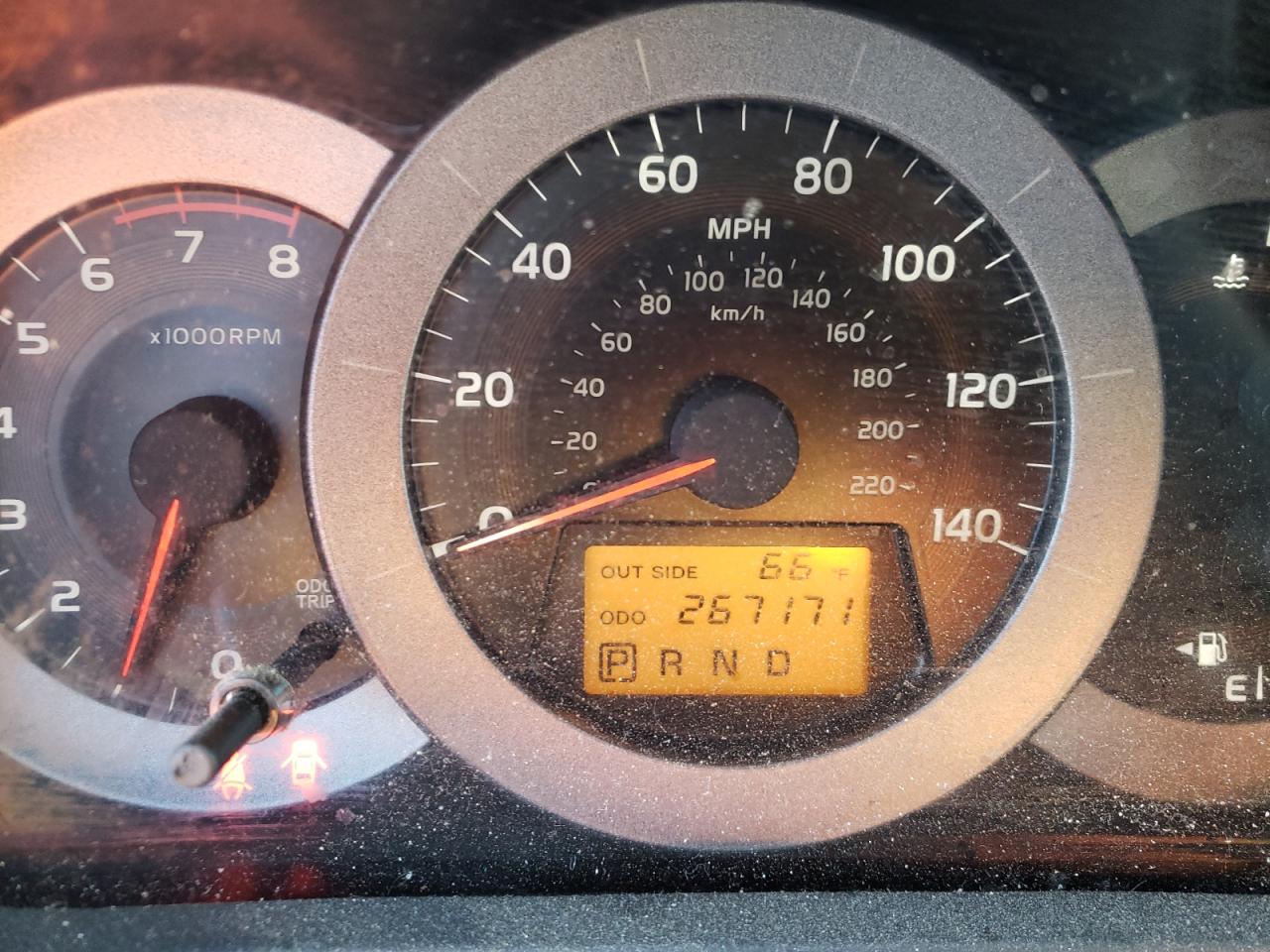 Photo 8 from auction – 2006 TOYOTA RAV4 with VIN JTMZD33V266013715