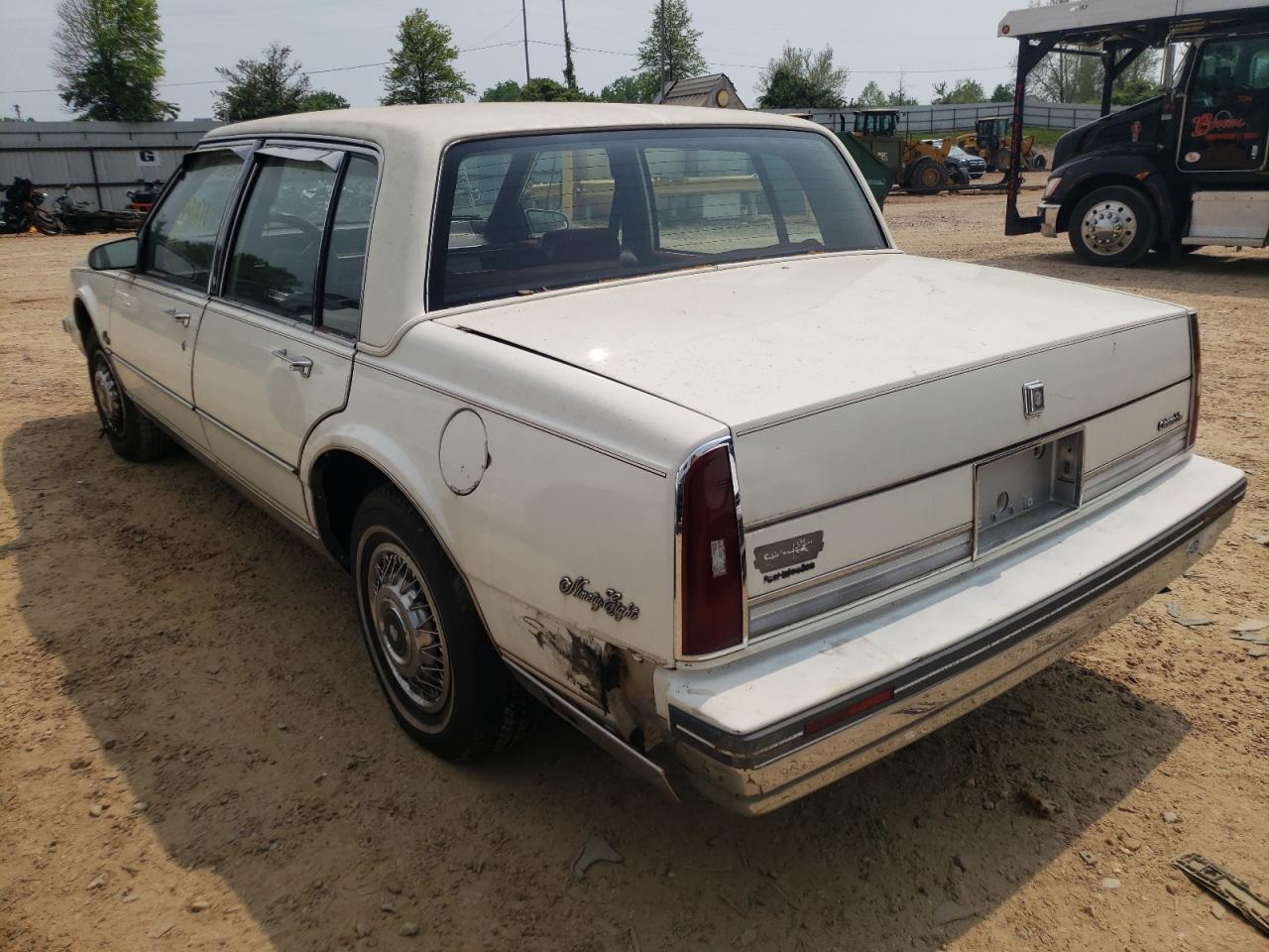 Photo 3 from auction – 1985 OLDSMOBILE 98 REGENCY with VIN 1G3CX6934F1347102