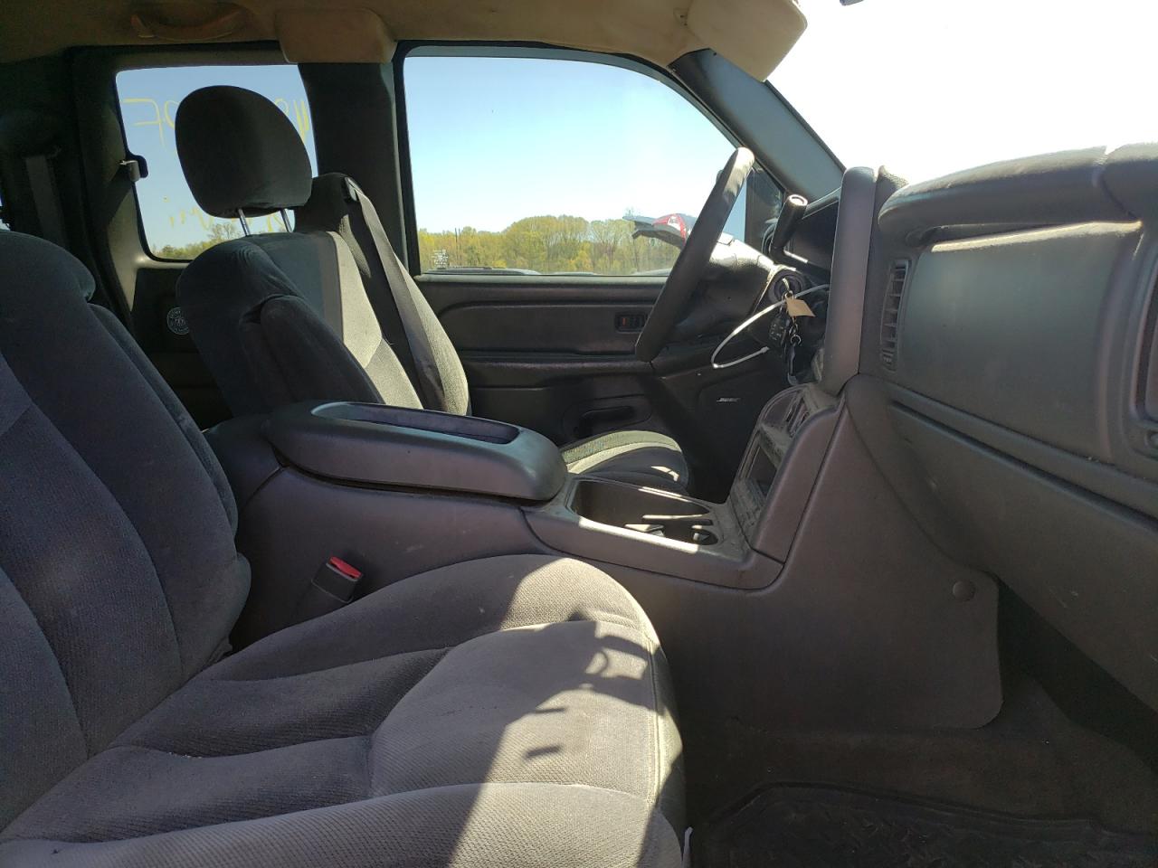 Photo 5 from auction – 2004 GMC NEW SIERRA with VIN 1GTHK39U24E265614