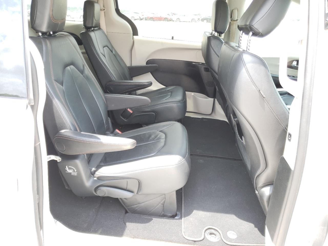 Photo 6 from auction – 2017 CHRYSLER PACIFICA T with VIN 2C4RC1BG5HR576408
