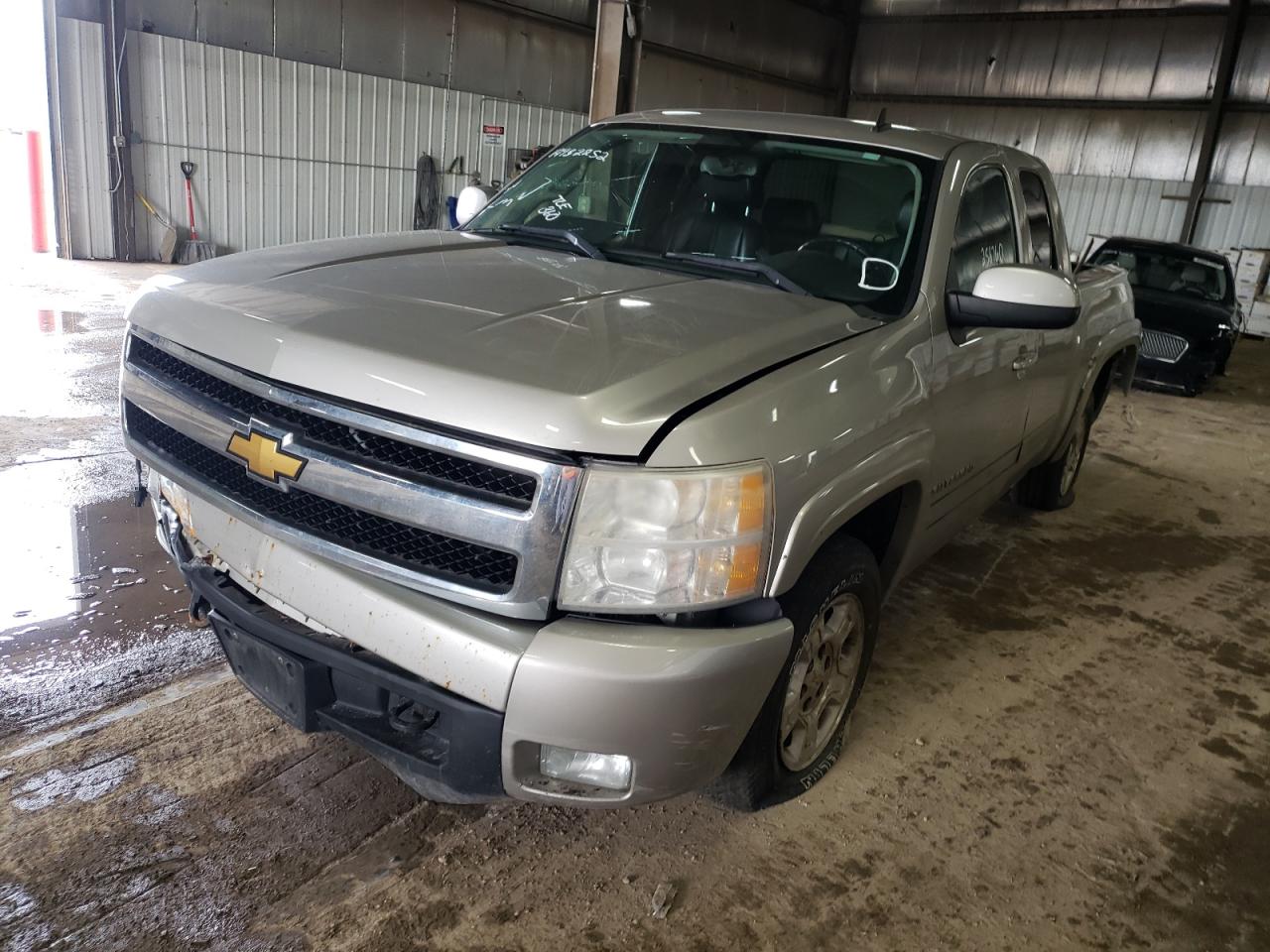 Photo 2 from auction – 2008 CHEVROLET SILVERADO with VIN 1GCEK19J18Z234706