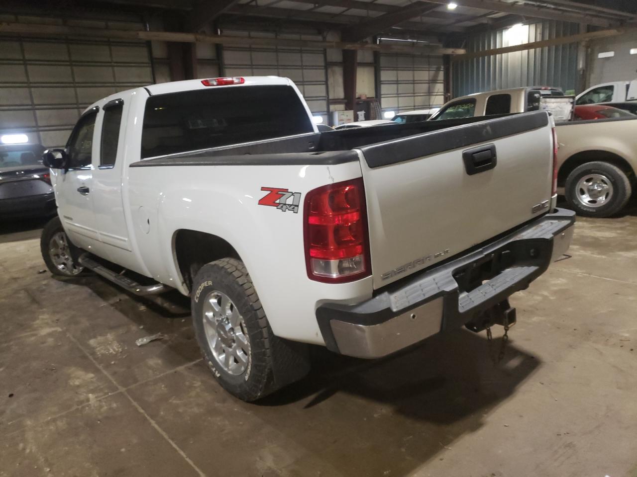 Photo 3 from auction – 2011 GMC SIERRA K25 with VIN 1GT220CG5BZ404471