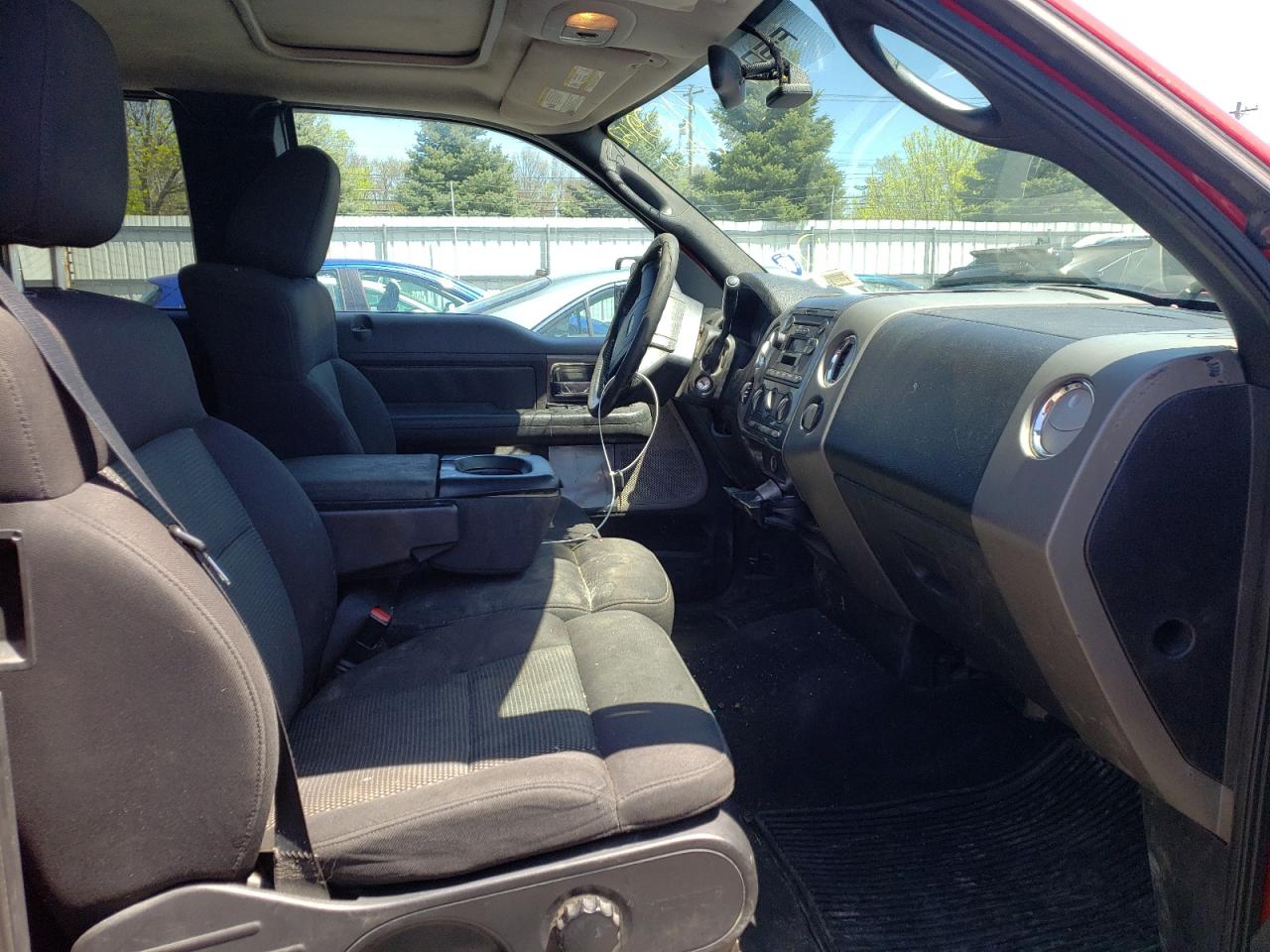 Photo 5 from auction – 2004 FORD F150 with VIN 1FTPX04544KD40200