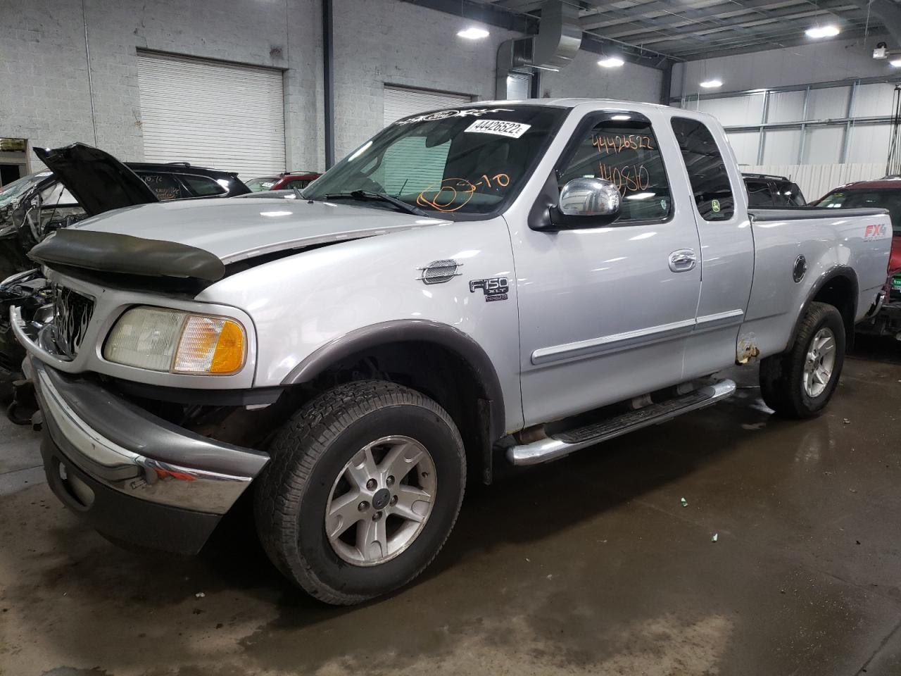 Photo 2 from auction – 2002 FORD F150 with VIN 1FTRX18L22NA35880