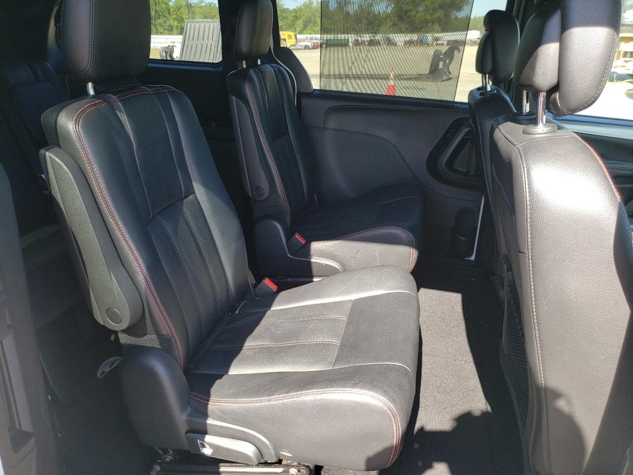 Photo 6 from auction – 2019 DODGE GRAND CARA with VIN 2C4RDGEG0KR641488