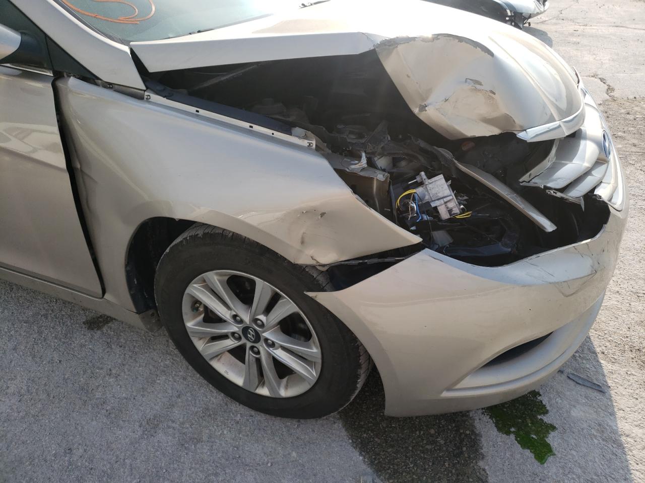 Photo 9 from auction – 2011 HYUNDAI SONATA with VIN 5NPEB4AC6BH016094