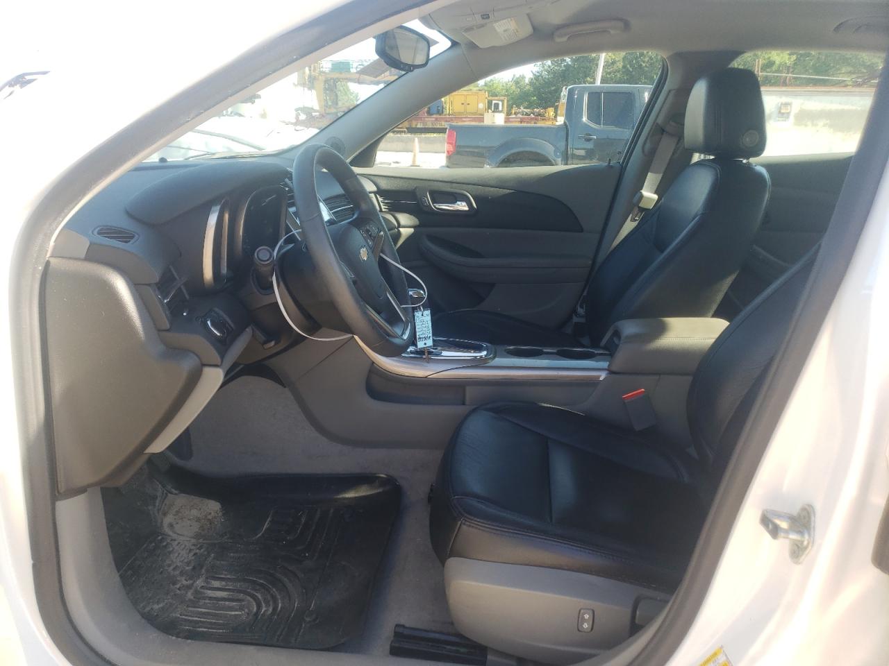 Photo 5 from auction – 2013 CHEVROLET MALIBU LS with VIN 1G11B5SA1DF197001