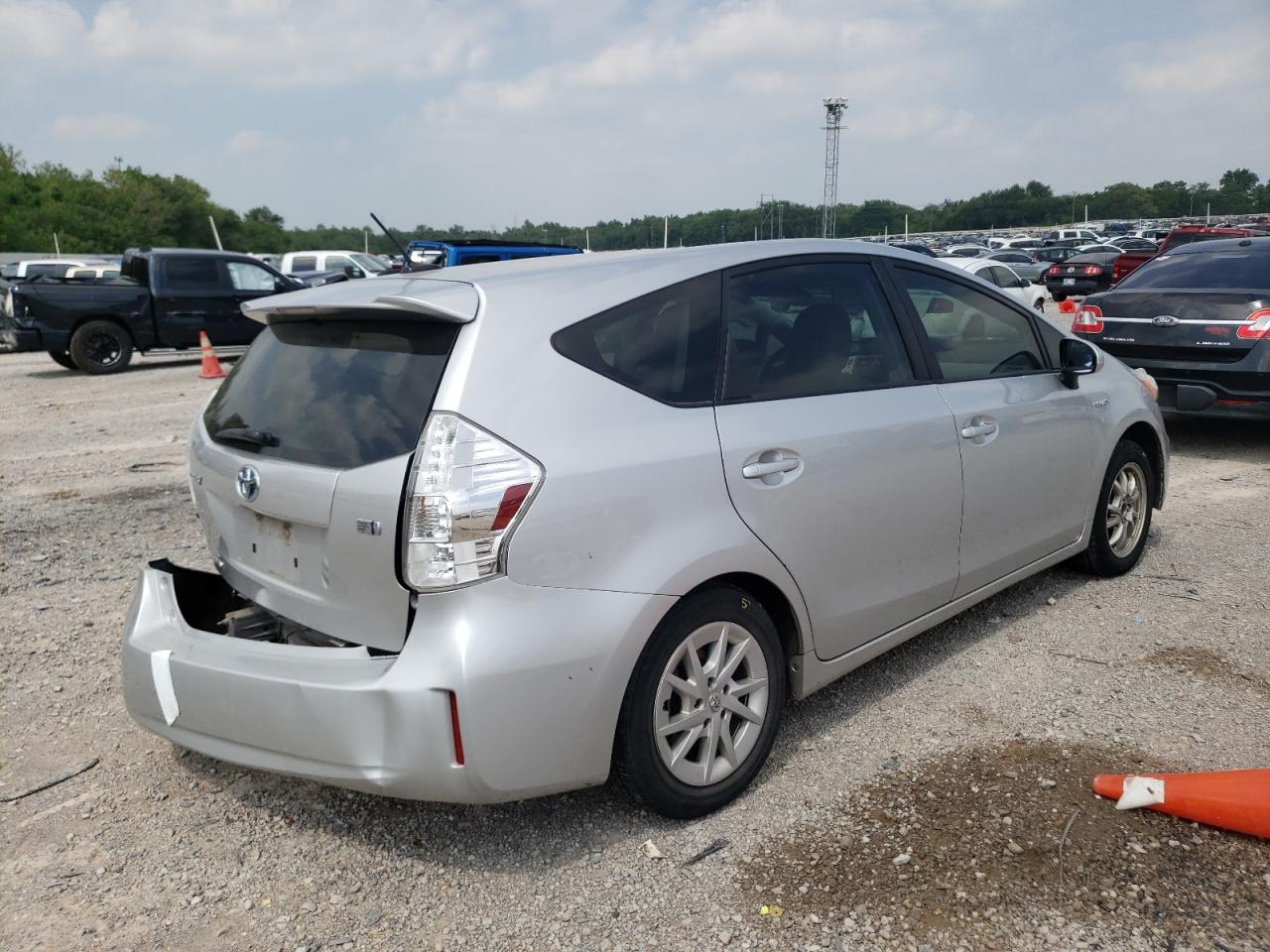 Photo 4 from auction – 2012 TOYOTA PRIUS V with VIN JTDZN3EU6C3089517