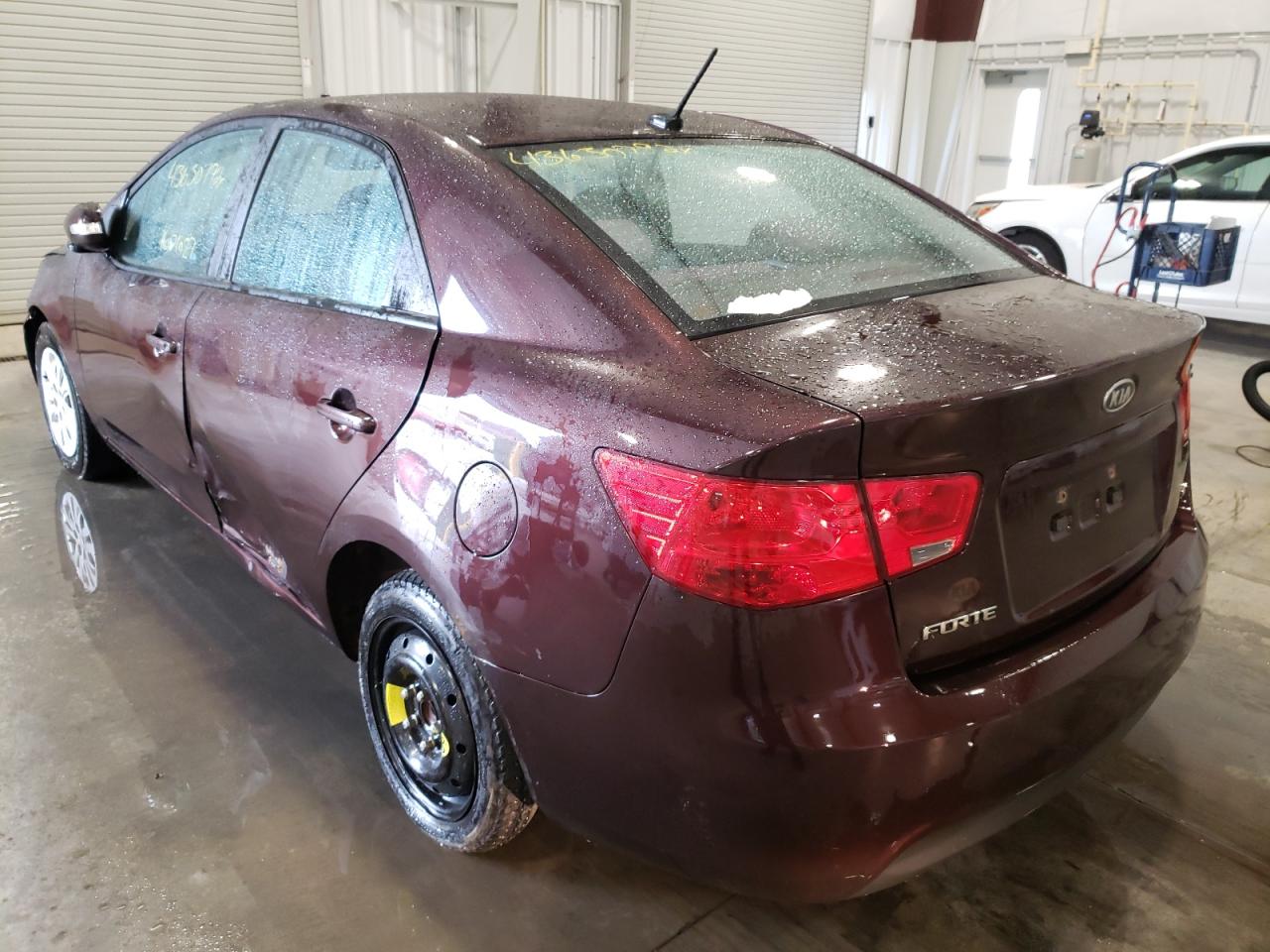 Photo 3 from auction – 2010 KIA FORTE EX with VIN KNAFU4A26A5808893