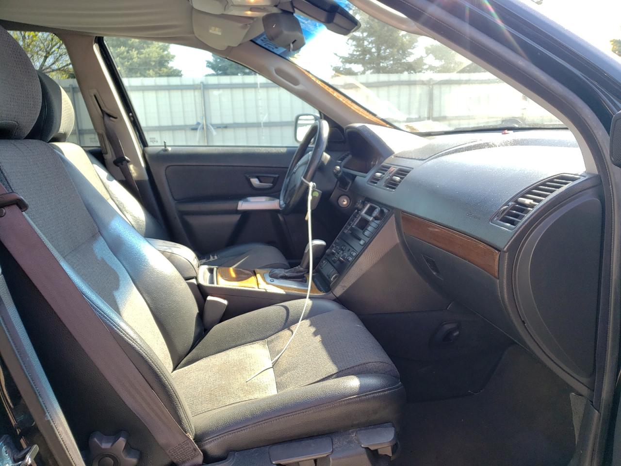Photo 5 from auction – 2004 VOLVO XC90 with VIN YV1CM59H541040768