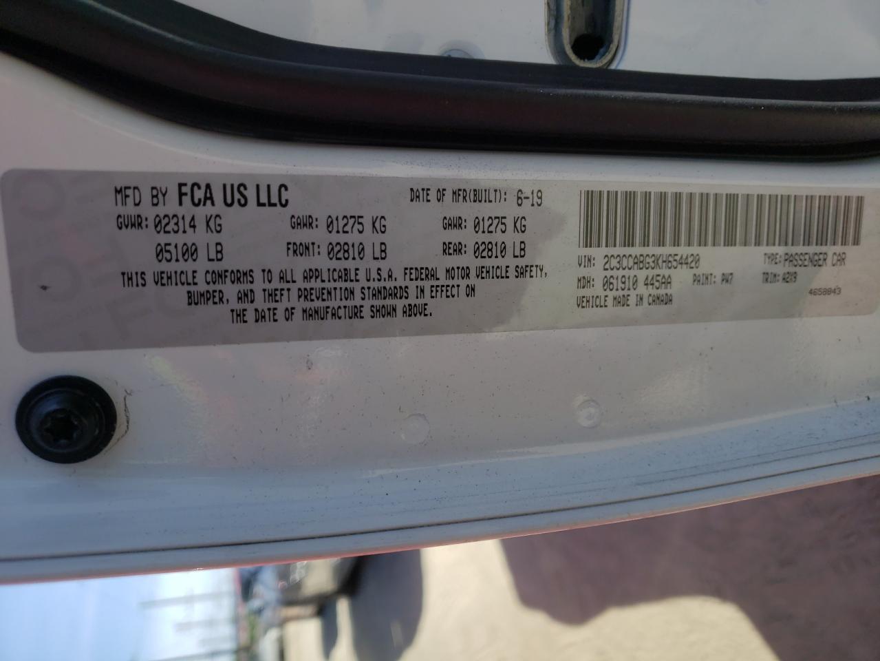 Photo 10 from auction – 2019 CHRYSLER 300 S with VIN 2C3CCABG3KH654420