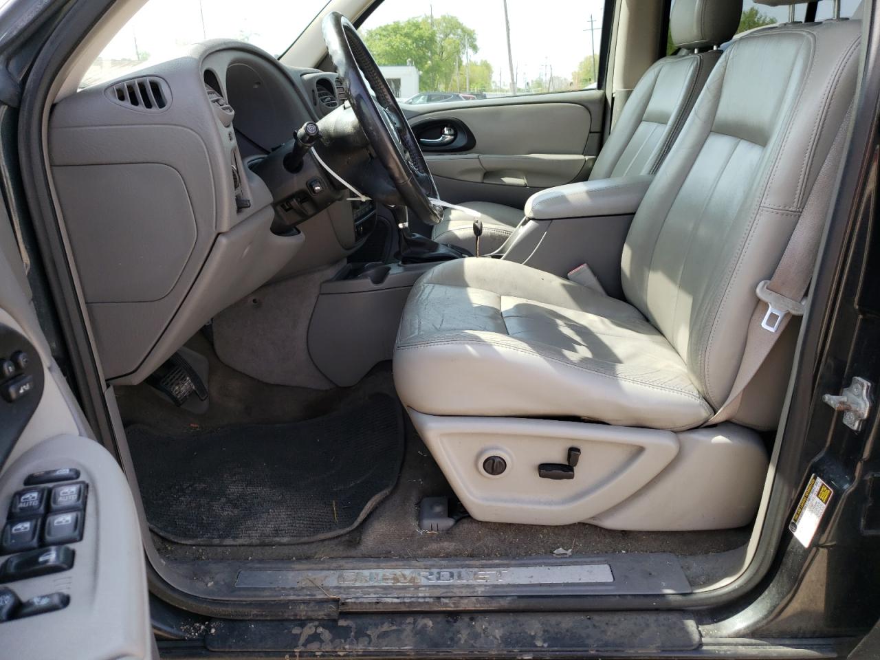 Photo 5 from auction – 2005 CHEVROLET TRAILBLAZE with VIN 1GNDT13S052270294