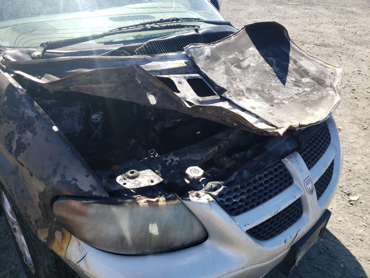 Photo 9 from auction – 2002 DODGE GRAND CARA with VIN 2B4GP44R22R587138