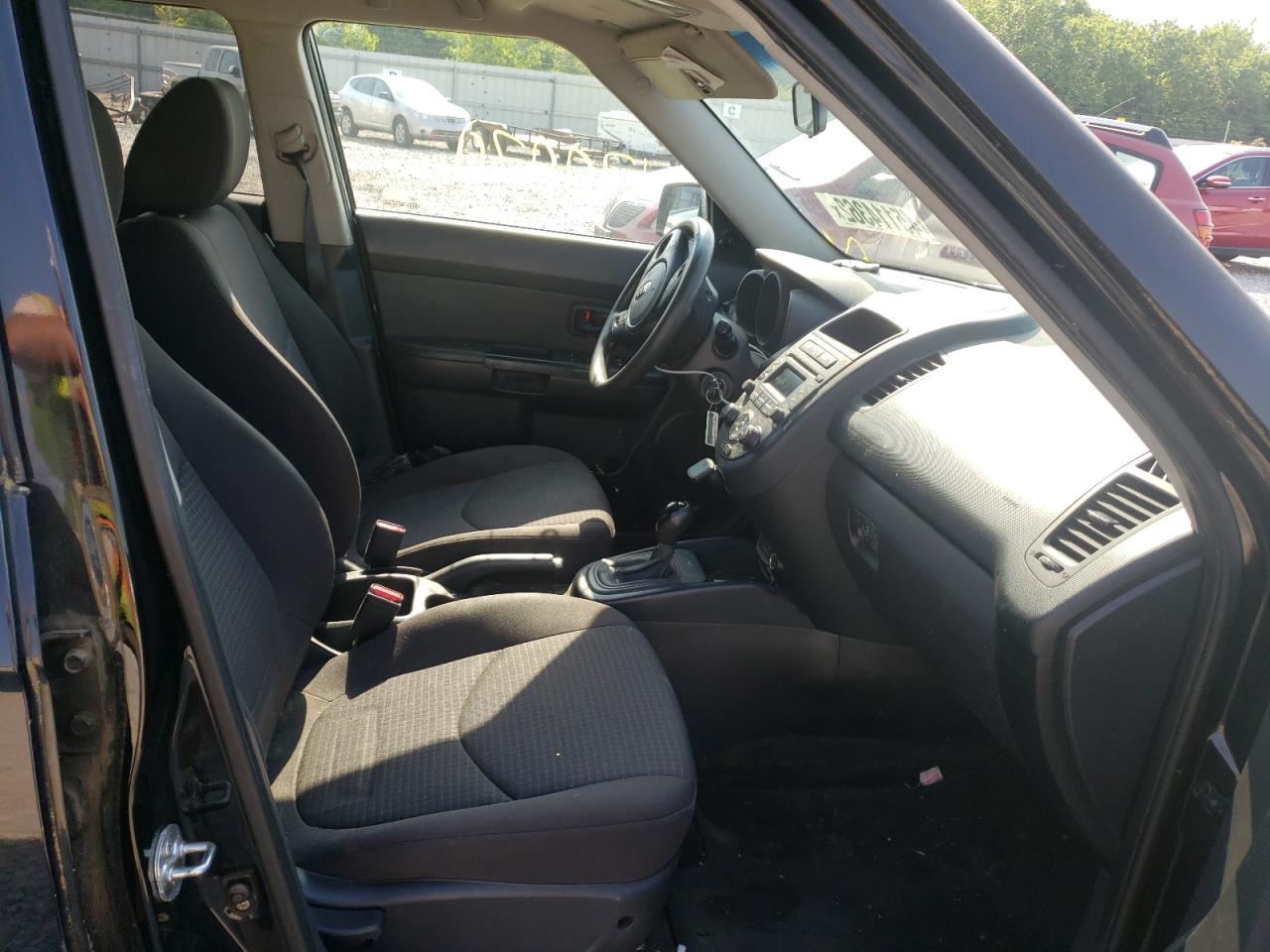 Photo 5 from auction – 2013 KIA SOUL with VIN KNDJT2A57D7752194
