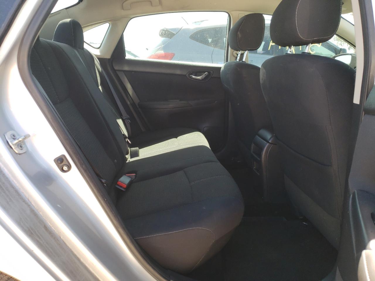 Photo 6 from auction – 2016 NISSAN SENTRA S with VIN 3N1AB7AP2GY308700